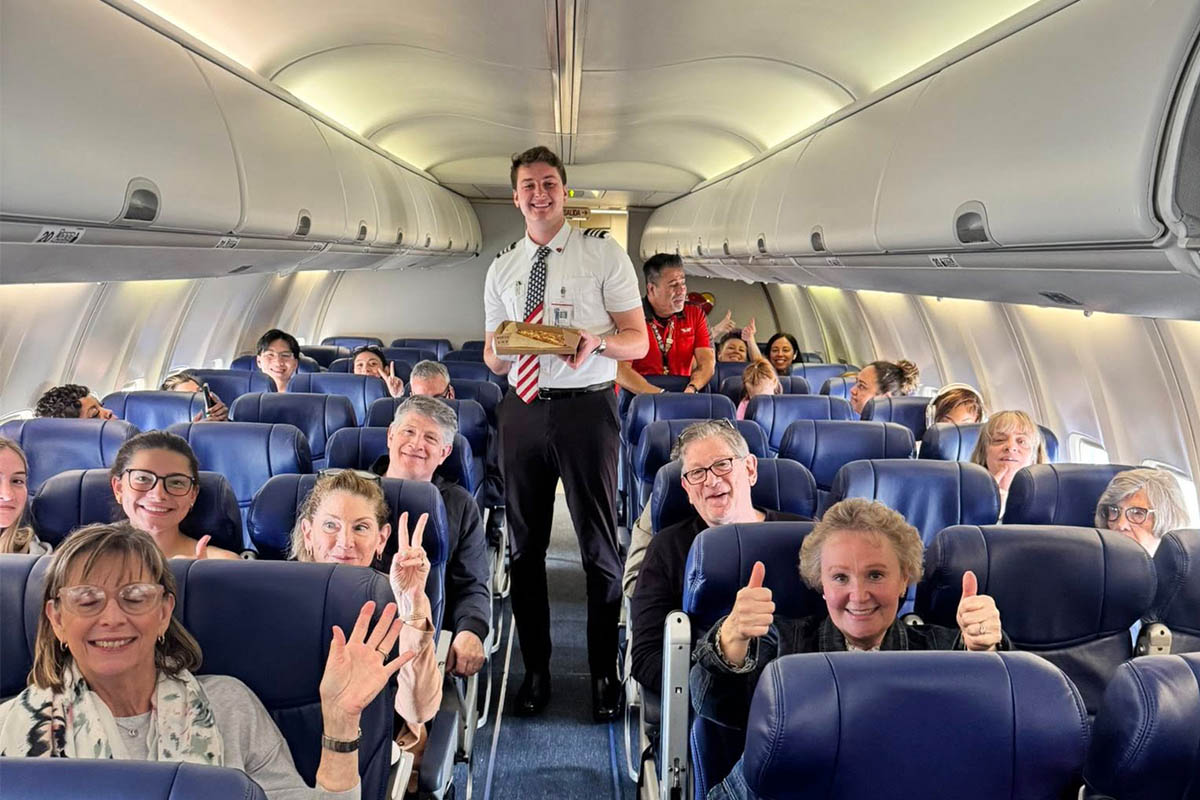 Southwest Pilot Hosts Airplane Pizza Party During Lengthy Delay